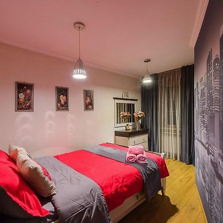 Золотой Квадрат Шевченко 75 Apartment อัลมาตี ภายนอก รูปภาพ