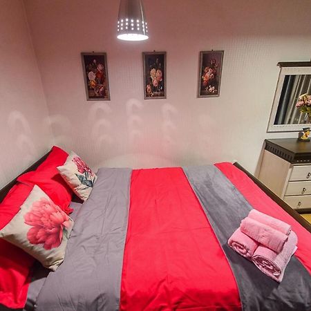 Золотой Квадрат Шевченко 75 Apartment อัลมาตี ภายนอก รูปภาพ