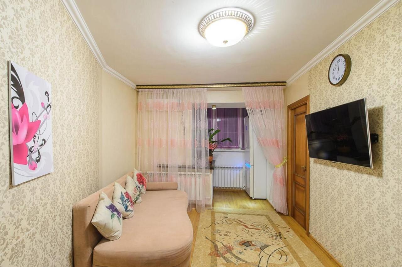 Золотой Квадрат Шевченко 75 Apartment อัลมาตี ภายนอก รูปภาพ