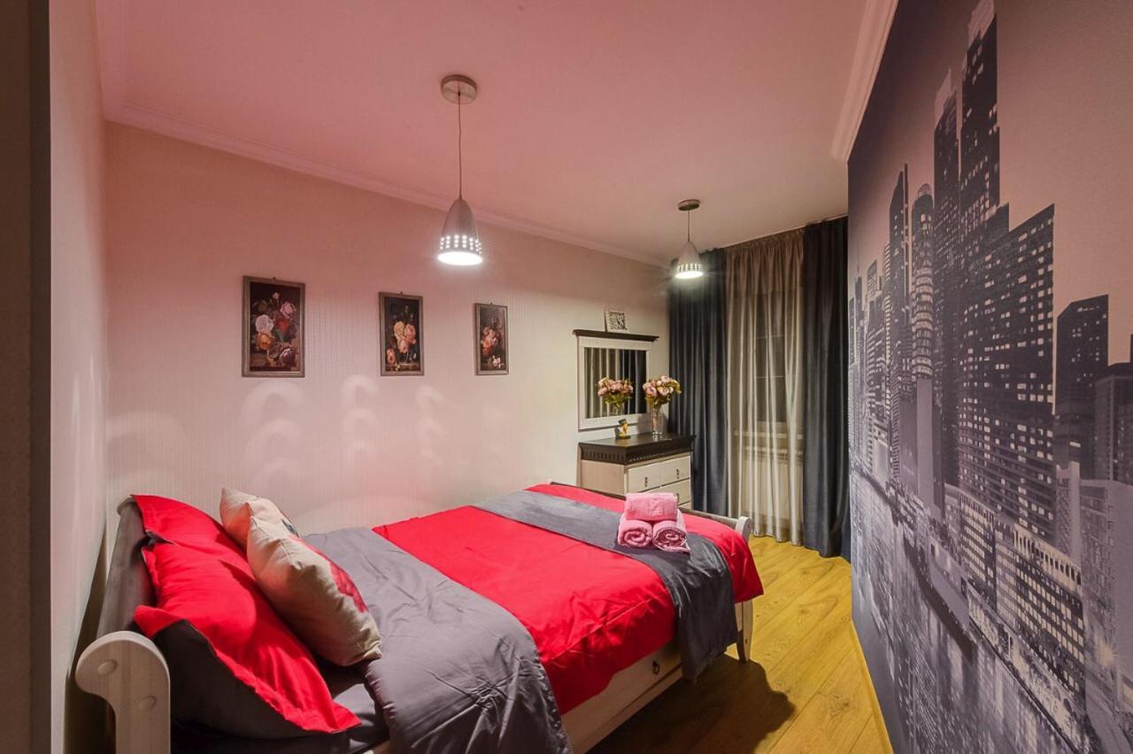 Золотой Квадрат Шевченко 75 Apartment อัลมาตี ภายนอก รูปภาพ